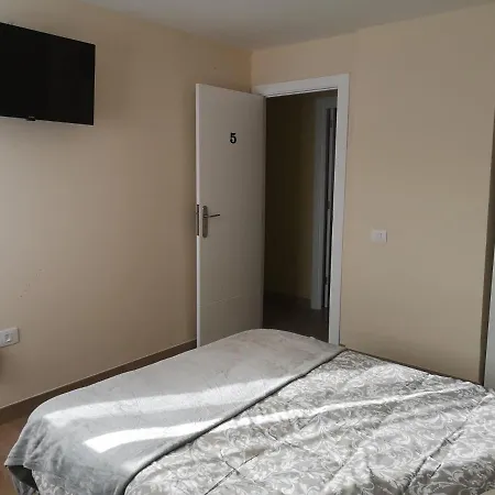 Mari En La Laguna, Alquiler Privada En Hostal, 6 Cerca De La Universidad Y Aeropuerto Norte, 3 Banos Compartidos *