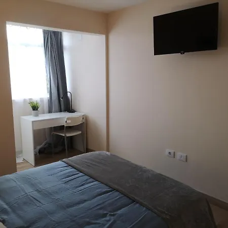 Mari En La Laguna, Alquiler Privada En Hostal, 6 Cerca De La Universidad Y Aeropuerto Norte, 3 Banos Compartidos