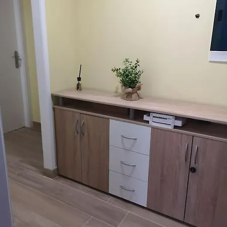 Mari En La Laguna, Alquiler Privada En Hostal, 6 Cerca De La Universidad Y Aeropuerto Norte, 3 Banos Compartidos