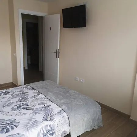 Gasthuis Mari En La Laguna, Alquiler Privada En Hostal, 6 Cerca De La Universidad Y Aeropuerto Norte, 3 Banos Compartidos *