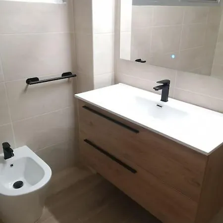 Gasthuis Mari En La Laguna, Alquiler Privada En Hostal, 6 Cerca De La Universidad Y Aeropuerto Norte, 3 Banos Compartidos La Laguna (Tenerife)