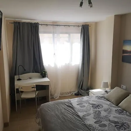 Gasthuis Mari En La Laguna, Alquiler Privada En Hostal, 6 Cerca De La Universidad Y Aeropuerto Norte, 3 Banos Compartidos