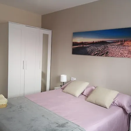 Gasthuis Mari En La Laguna, Alquiler Privada En Hostal, 6 Cerca De La Universidad Y Aeropuerto Norte, 3 Banos Compartidos